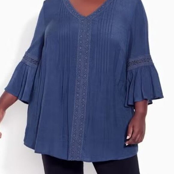 Avenue Blue Pleat Lace V-Neck Tunic Size 18 EUC - Picture 3 of 10